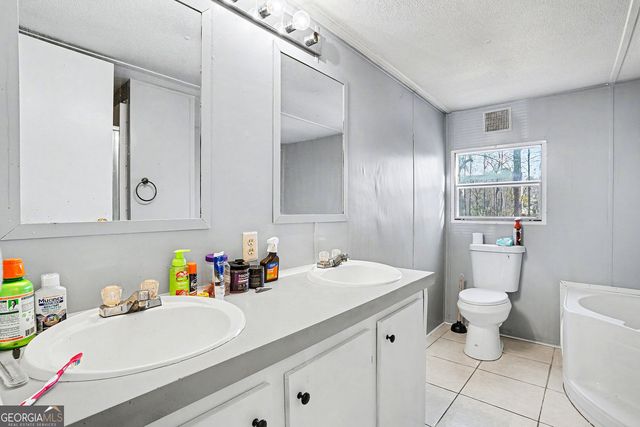 112 Skyland Drive E, Locust Grove, GA 30248