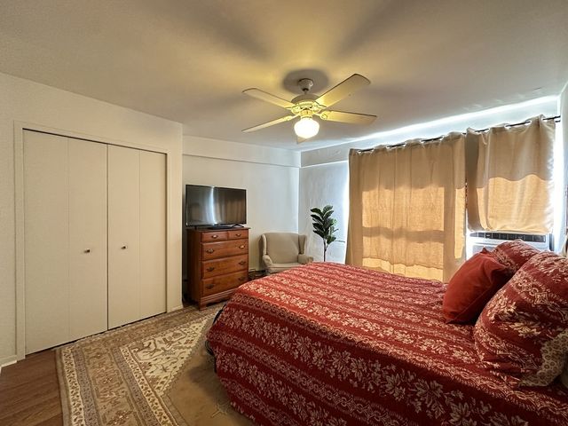 3410 N LAKE SHORE Drive 12F, Chicago, IL 60657