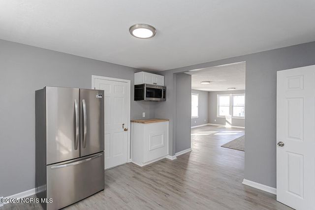 102 Silver Maple Drive, Perrysburg, OH 43551