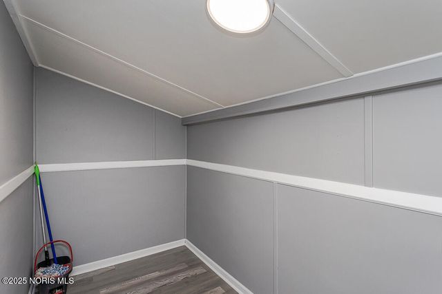 102 Silver Maple Drive, Perrysburg, OH 43551