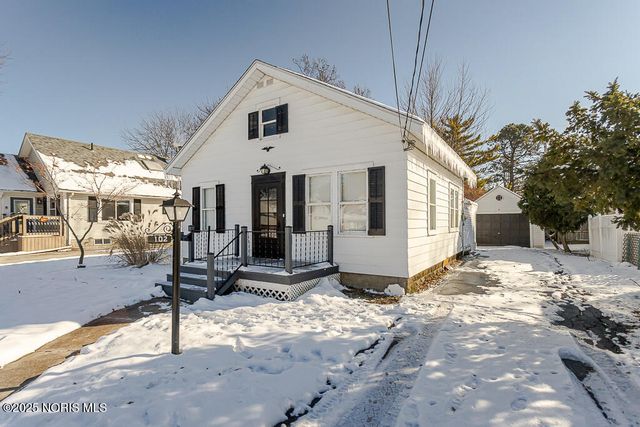 102 Silver Maple Drive, Perrysburg, OH 43551