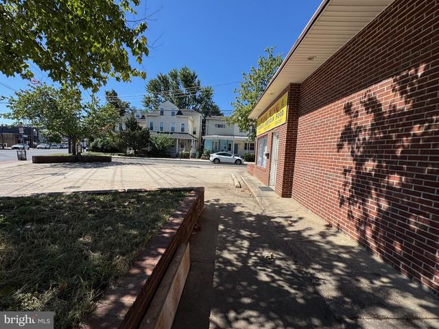 17 S BROADWAY, Gloucester City, NJ 08030
