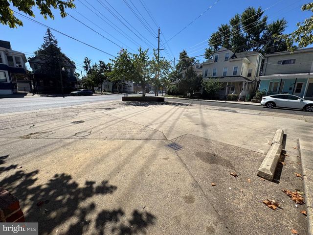 17 S BROADWAY, Gloucester City, NJ 08030
