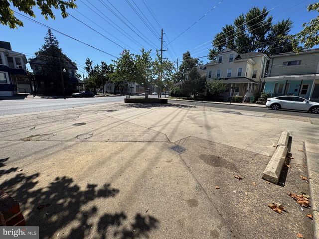 17 S BROADWAY, Gloucester City, NJ 08030