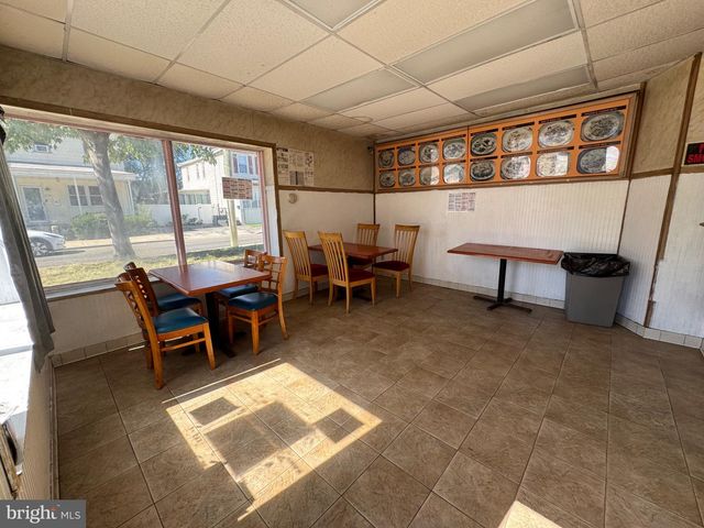 17 S BROADWAY, Gloucester City, NJ 08030
