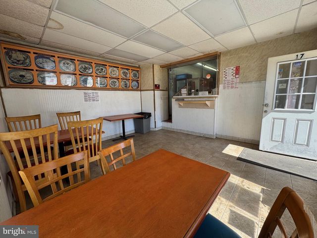 17 S BROADWAY, Gloucester City, NJ 08030