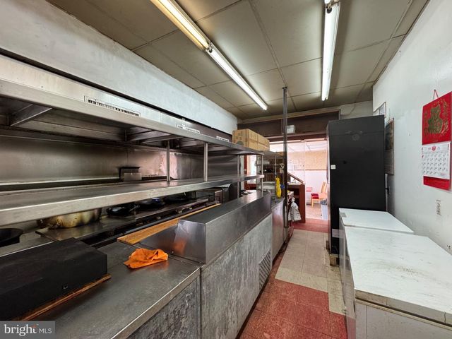 17 S BROADWAY, Gloucester City, NJ 08030