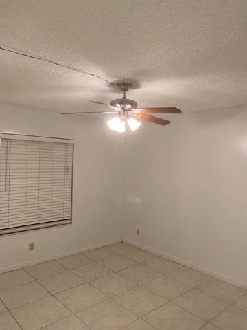 3732 Savoy Lane F1, West Palm Beach, FL 33417