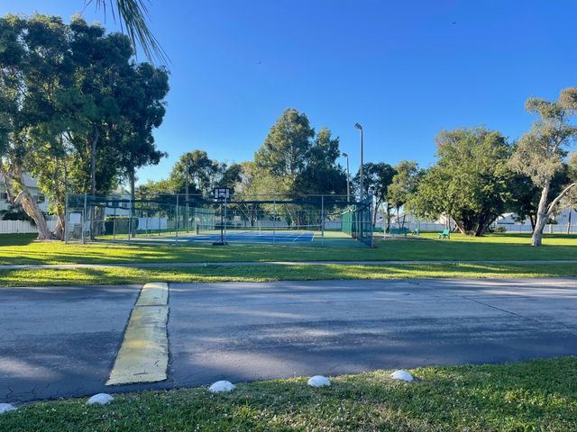 3732 Savoy Lane F1, West Palm Beach, FL 33417