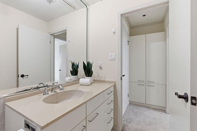 40 N Interstate 35 Highway 10B4, Austin, TX 78701