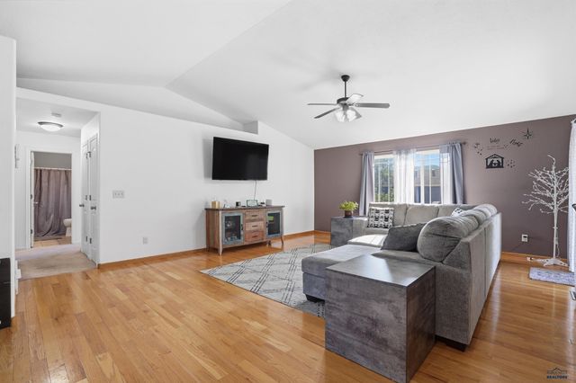 4905 CHARMWOOD DR, Rapid City, SD 57701