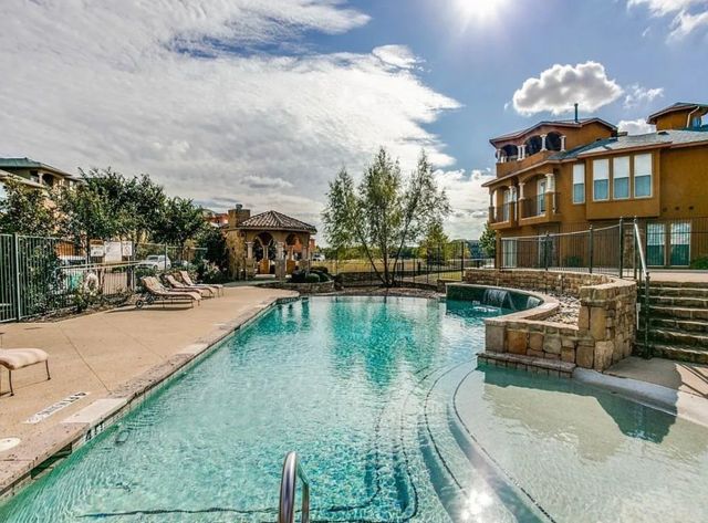 2605 Piazza Court 2, Grand Prairie, TX 75054