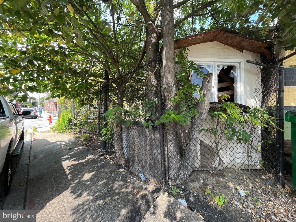 Image 37 of property listing at 420-430 MERRYMAN, Baltimore, MD 21218
