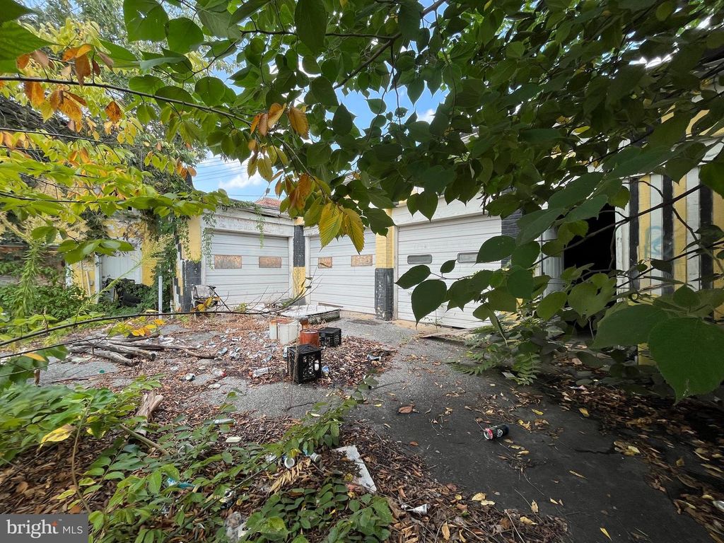 Image 39 of property listing at 420-430 MERRYMAN, Baltimore, MD 21218