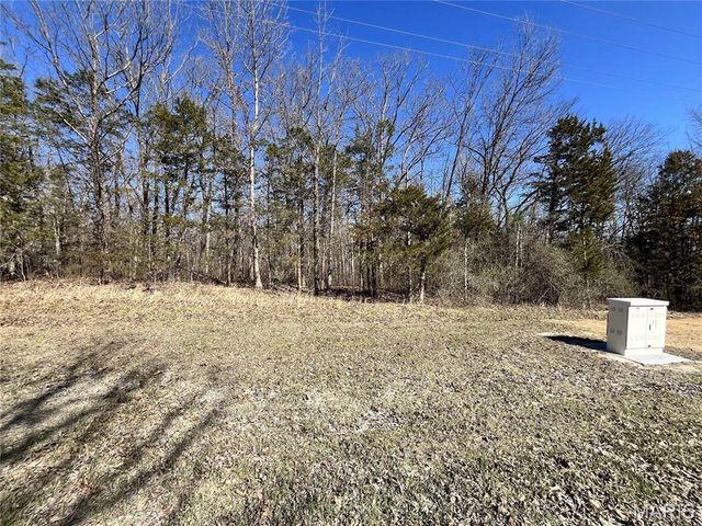 5 Pinnacle Lake Rd, New Florence, MO 63363