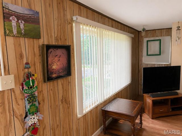 9301 Miriam Avenue, Overland, MO 63114