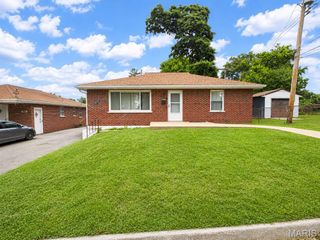 9301 Miriam Avenue, Overland, MO 63114