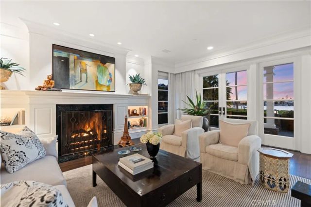 2411 Bayshore, Newport Beach, CA 92663