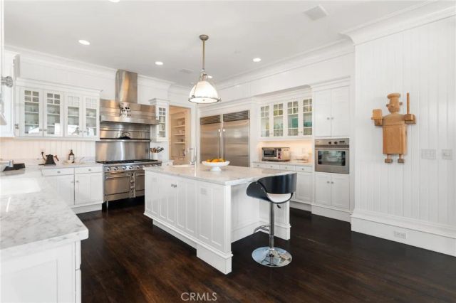 2411 Bayshore, Newport Beach, CA 92663