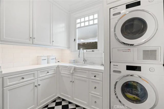 2411 Bayshore, Newport Beach, CA 92663