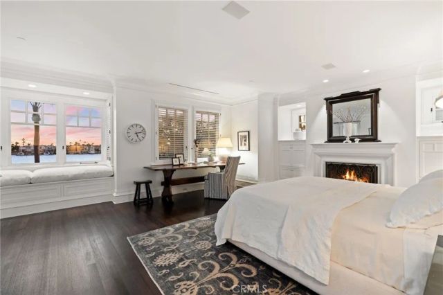 2411 Bayshore, Newport Beach, CA 92663