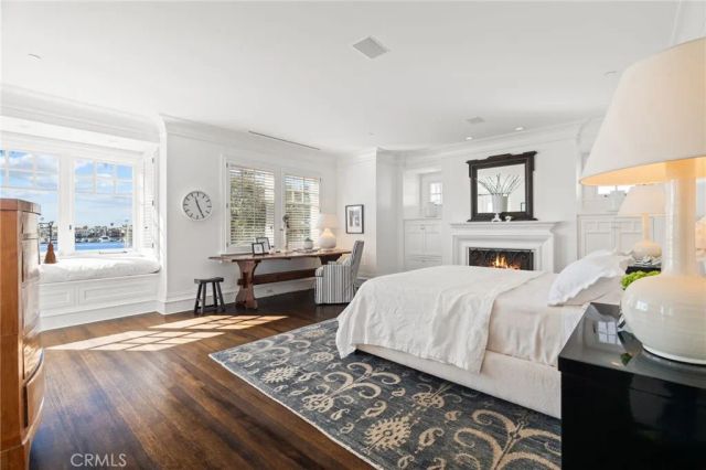 2411 Bayshore, Newport Beach, CA 92663