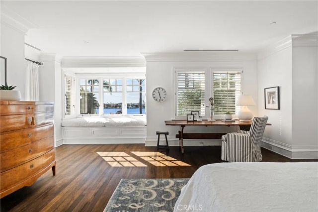 2411 Bayshore, Newport Beach, CA 92663