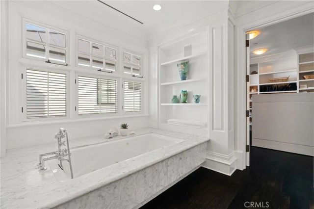 2411 Bayshore, Newport Beach, CA 92663