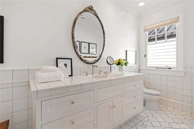 2411 Bayshore, Newport Beach, CA 92663