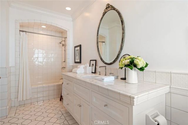 2411 Bayshore, Newport Beach, CA 92663