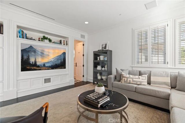 2411 Bayshore, Newport Beach, CA 92663