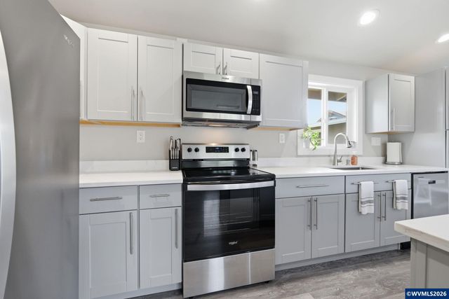 1405 Shortridge St SE, Albany, OR 97322