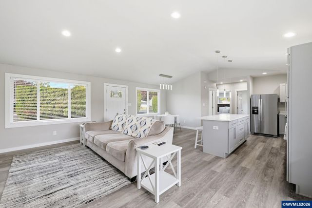 1405 Shortridge St SE, Albany, OR 97322