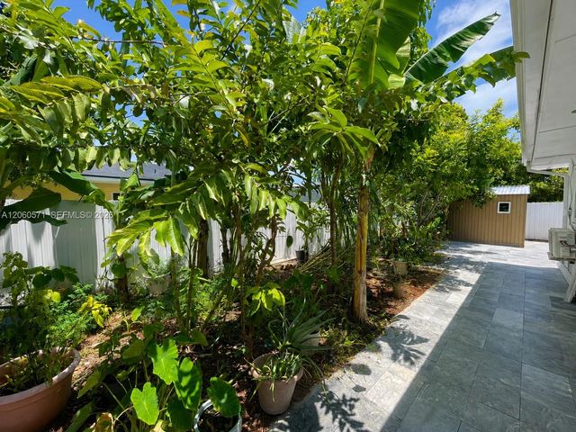 19727 SW 118th Pl, Miami, FL 33177
