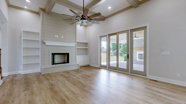 255 Ridgecrest Dr, Winchester, TN 37398