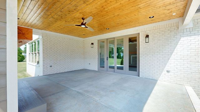 255 Ridgecrest Dr, Winchester, TN 37398