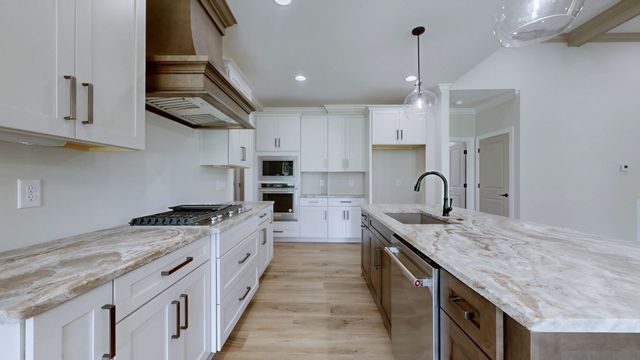 255 Ridgecrest Dr, Winchester, TN 37398