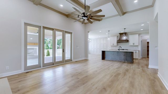 255 Ridgecrest Dr, Winchester, TN 37398