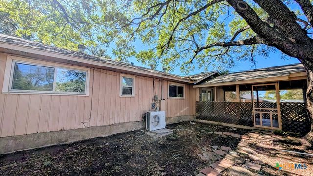 114 Chaparral Street, San Marcos, TX 78666