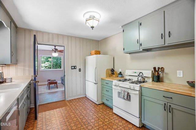 147 Windsor Circle, Chapel Hill, NC 27516