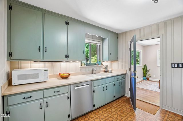 147 Windsor Circle, Chapel Hill, NC 27516