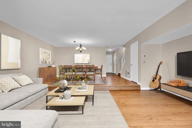 19 ALBURY WAY, North Brunswick, NJ 08902