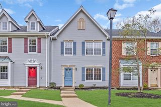 19 ALBURY WAY, North Brunswick, NJ 08902