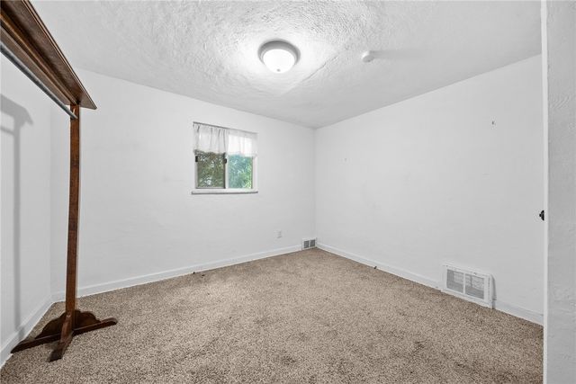 716 Darlington St, Carnegie, PA 15106