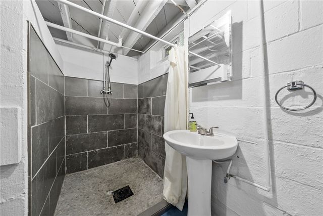 716 Darlington St, Carnegie, PA 15106