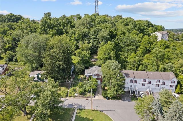 716 Darlington St, Carnegie, PA 15106
