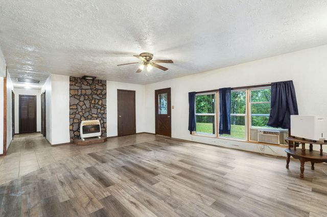 524 Shady Oak Lane, Reeds Spring, MO 65737