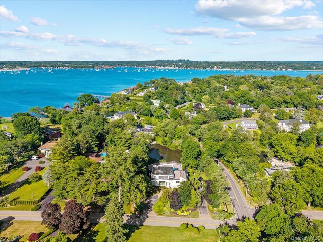 1 Foxwood Road, Great Neck, NY 11024