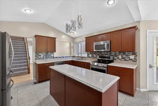 1919 White Birch Lane, Belleville, IL 62226