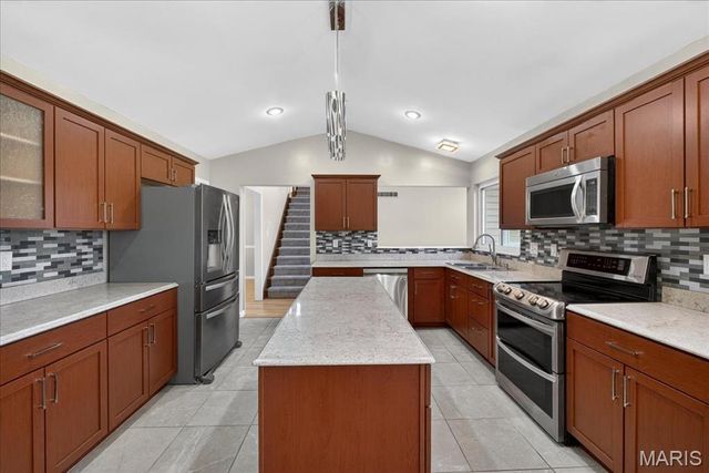 1919 White Birch Lane, Belleville, IL 62226